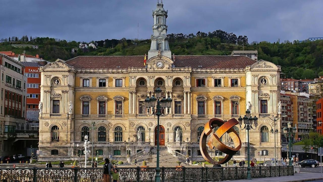 Lux Cityhall + Parking Bilbao Luaran gambar