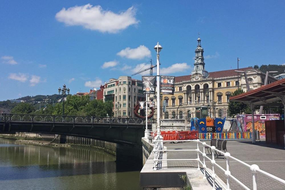 Lux Cityhall + Parking Bilbao Luaran gambar