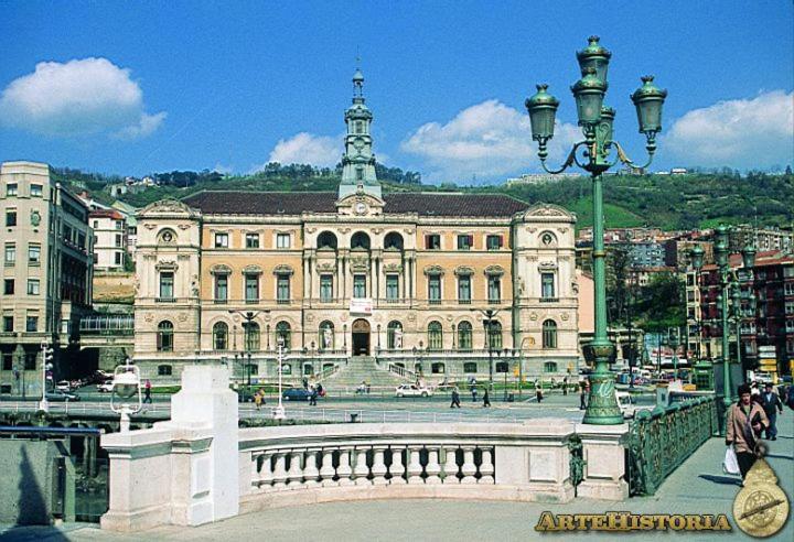 Lux Cityhall + Parking Bilbao Luaran gambar